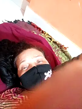 Snapshot of Moyna_1 chatting on 10.30.25 Moyna 1 online show from 10.30.25