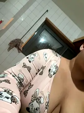 menina coimbrinha online show from 10.18.25