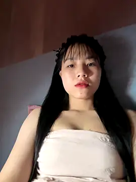 Snapshot of Leaf-Tgu chatting on 10.28.25 Leaf-Tgu online show from 10.28.25