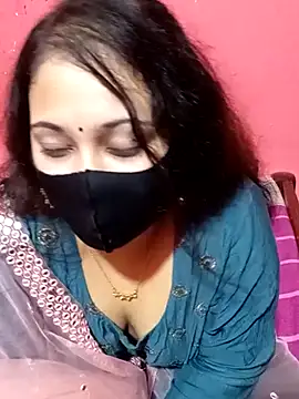 Snapshot of Porimoni22 chatting on 10.21.25 Porimoni22 online show from 10.21.25