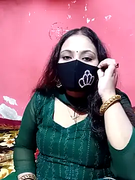 Snapshot of Porimoni22 chatting on 10.26.25 Porimoni22 online show from 10.26.25