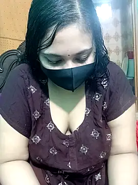 Snapshot of Porimoni22 chatting on 11.08.25 Porimoni22 online show from 11.08.25