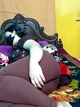 Snapshot of Porimoni22 chatting on 11.08.25 Porimoni22 online show from 11.08.25