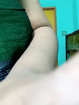 Snapshot of Porimoni22 chatting on 11.16.25 Porimoni22 online show from 11.16.25