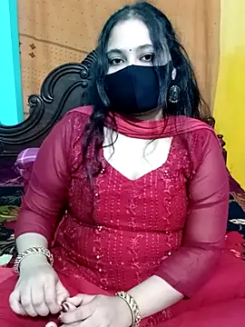 Snapshot of Porimoni22 chatting on 11.18.25 Porimoni22 online show from 11.18.25