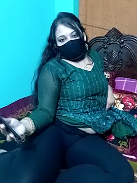 Snapshot of Porimoni22 chatting on 11.22.25 Porimoni22 online show from 11.22.25