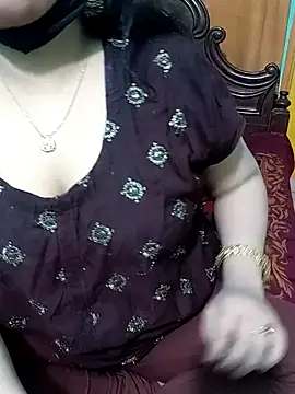 Snapshot of Porimoni22 chatting on 11.23.25 Porimoni22 online show from 11.23.25