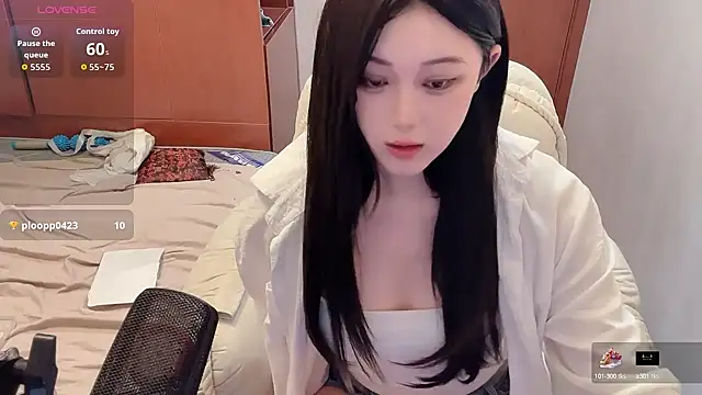 xiaolu8 online show from 10.15.25