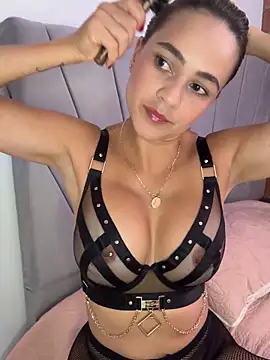 Snapshot of valentina_herrrera chatting on 11.05.25 valentina herrrera online show from 11.05.25