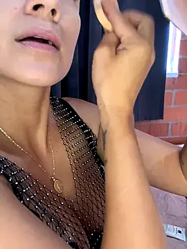 Snapshot of valentina_herrrera chatting on 11.16.25 valentina herrrera online show from 11.16.25