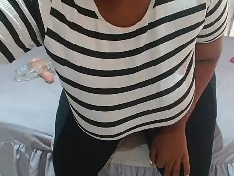 Snapshot of Monica-2701 chatting on 10.21.25 Monica-2701 online show from 10.21.25