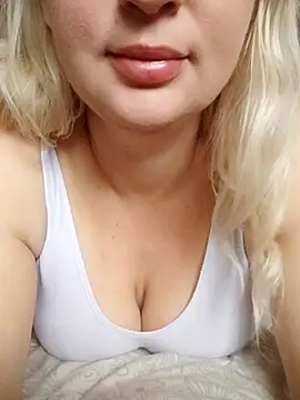 Snapshot of PaigexLynn chatting on 11.12.25 PaigexLynn online show from 11.12.25