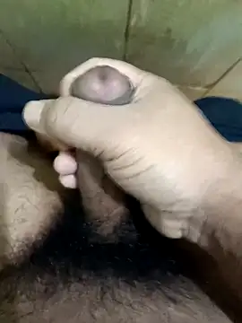 Snapshot of muster121 chatting on 12.15.25 muster121 online show from 12.15.25