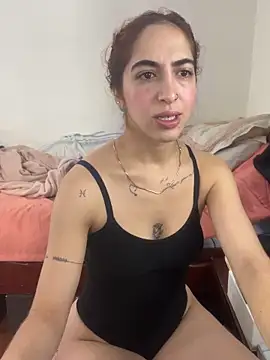 Snapshot of MariamGray1 chatting on 05.27.26 MariamGray1 online show from 05.27.26