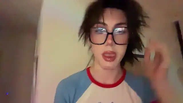 kira yoshika9e online show from 04.05.26