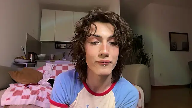 kira yoshika9e online show from 04.17.26