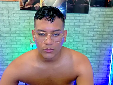 Snapshot of ThomasAxel chatting on 11.03.25 ThomasAxel online show from 11.03.25