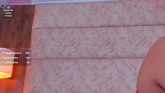 Snapshot of Antonella_Russo1 chatting on 10.25.25 Antonella Russo1 online show from 10.25.25