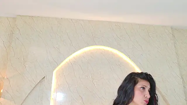 Snapshot of Antonella_Russo1 chatting on 04.17.26 Antonella Russo1 online show from 04.17.26