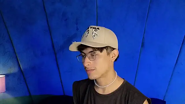 Aaron Eze online show from 10.28.25