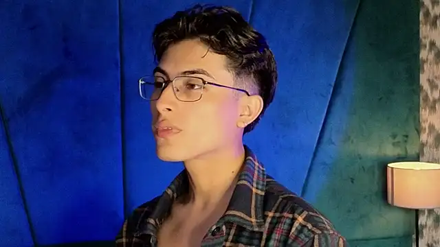 Aaron Eze online show from 11.15.25