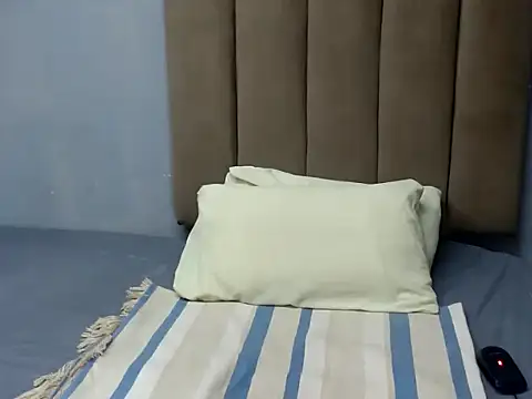 Snapshot of SweetDivaXX chatting on 11.28.25 SweetDivaXX online show from 11.28.25