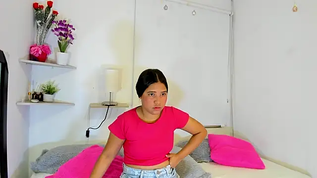 Snapshot of isa_taylorr_ chatting on 11.28.25 isa taylorr online show from 11.28.25