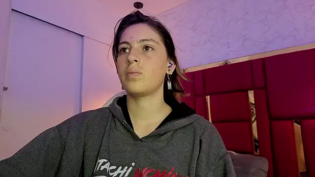 Snapshot of moon_winy chatting on 02.10.26 moon winy online show from 02.10.26