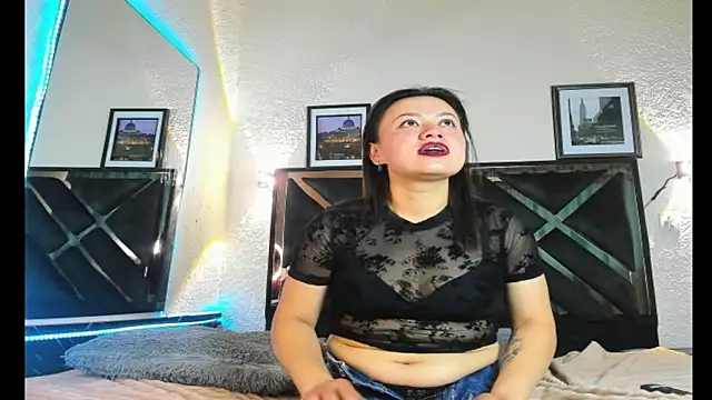 Snapshot of maria_sofia72 chatting on 10.21.25 maria sofia72 online show from 10.21.25