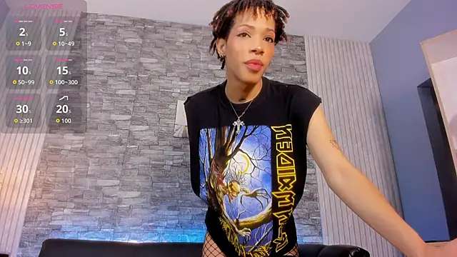 Catty Noir  online show from 10.17.25
