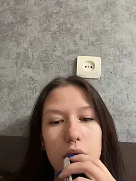 Snapshot of AngelaXSmile chatting on 10.29.25 AngelaXSmile online show from 10.29.25