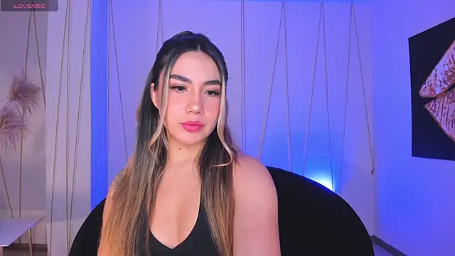 Snapshot of AnnieMonroe1 chatting on 12.16.25 AnnieMonroe1 online show from 12.16.25