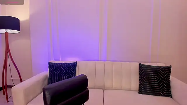 Snapshot of AnnieMonroe1 chatting on 12.22.25 AnnieMonroe1 online show from 12.22.25