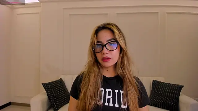 Snapshot of AnnieMonroe1 chatting on 02.28.26 AnnieMonroe1 online show from 02.28.26