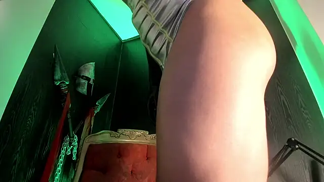 Snapshot of Master_Connor_BDSM chatting on 11.18.25 Master Connor BDSM online show from 11.18.25