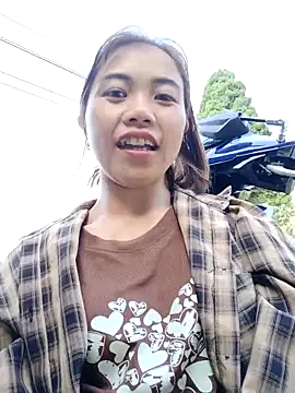 Snapshot of omai-ngot chatting on 10.19.25 omai-ngot online show from 10.19.25