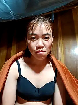 Snapshot of omai-ngot chatting on 11.01.25 omai-ngot online show from 11.01.25