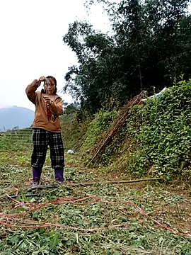 Snapshot of omai-ngot chatting on 11.17.25 omai-ngot online show from 11.17.25