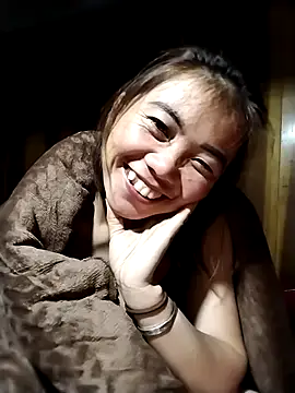 Snapshot of omai-ngot chatting on 12.05.25 omai-ngot online show from 12.05.25