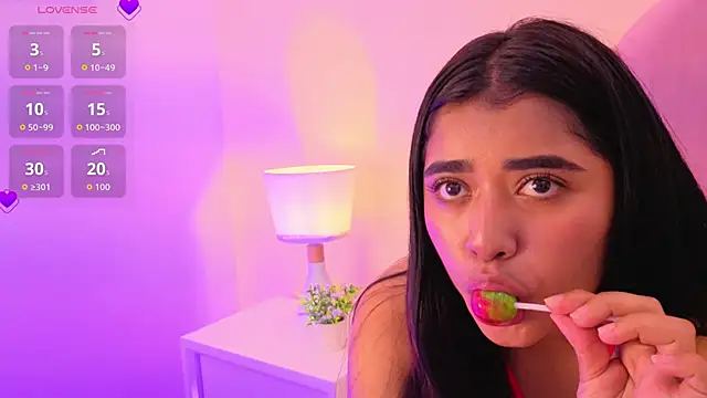 Snapshot of Sophiia_77 chatting on 11.21.25 Sophiia 77 online show from 11.21.25