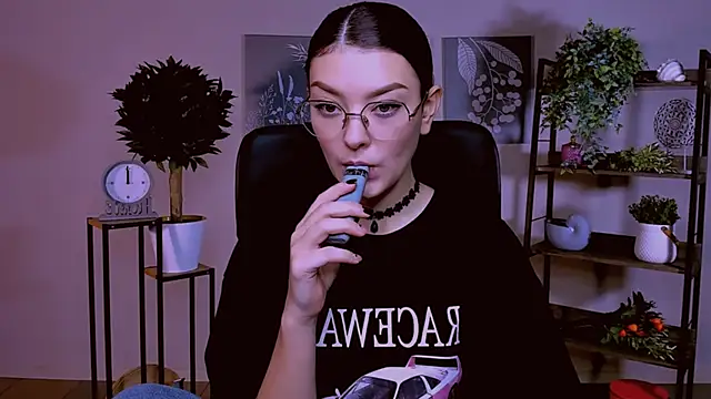 AnaSteisher online show from 10.19.25