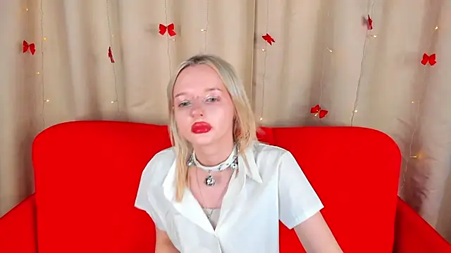 Snapshot of AlessaKiss chatting on 02.20.26 AlessaKiss online show from 02.20.26