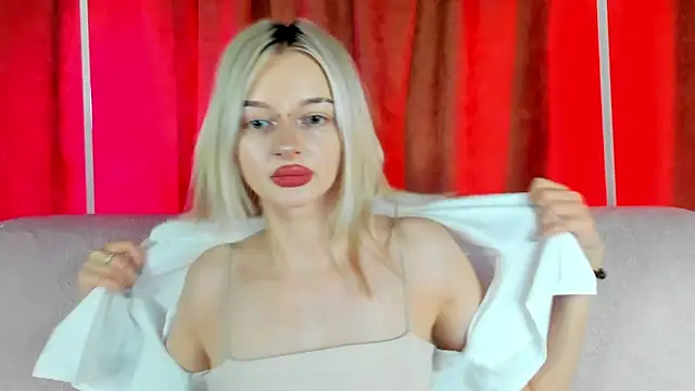 Snapshot of AlessaKiss chatting on 03.04.26 AlessaKiss online show from 03.04.26