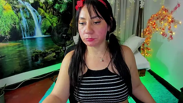 madys hot online show from 10.28.25