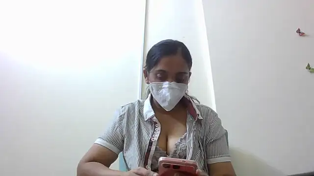 Snapshot of shainiasha1 chatting on 07.15.26 shainiasha1 online show from 07.15.26