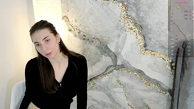 Snapshot of Chloewilldd chatting on 11.14.25 Chloewilldd online show from 11.14.25