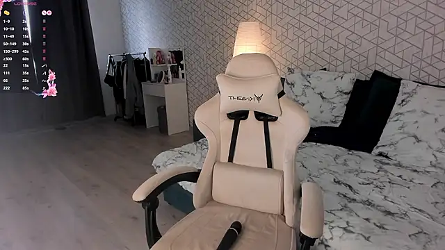 NayaValen online show from 03.30.26