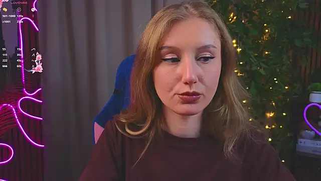 Snapshot of PriscillaPowell chatting on 12.17.25 PriscillaPowell online show from 12.17.25