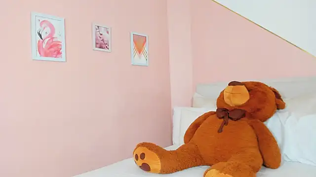 mia canoo online show from 11.15.25