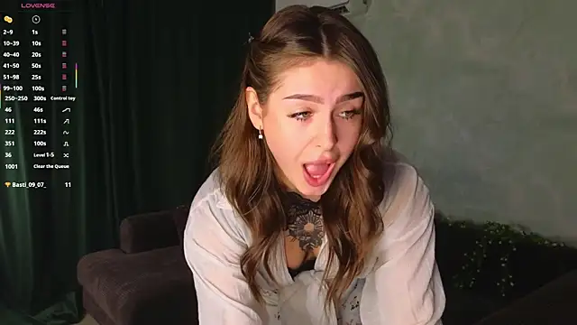 TinyMollys online show from 10.29.25